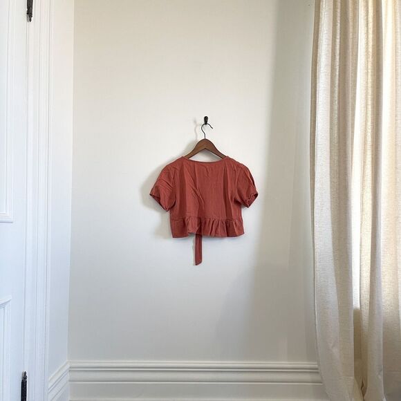 Cropped Tie Blouse Top - Picture 2 of 2